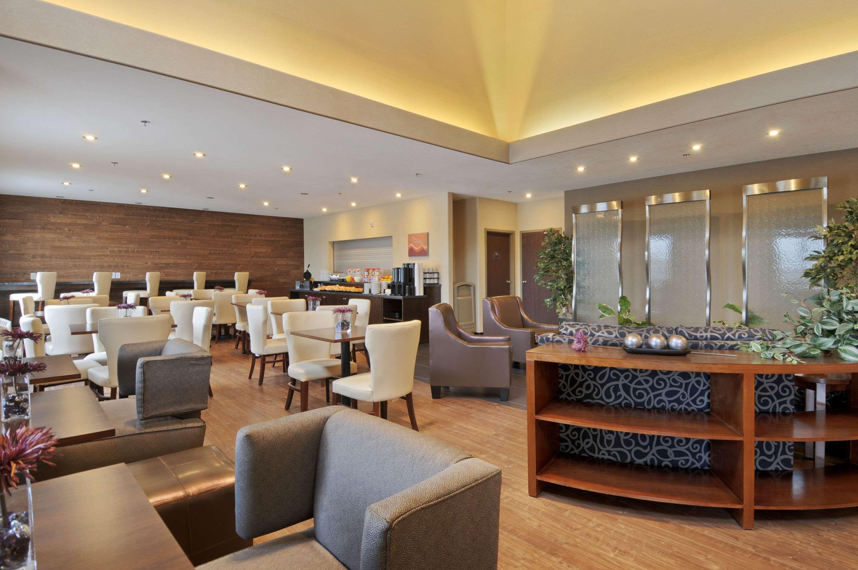 Days Inn By Wyndham Regina Airport West Restaurante foto
